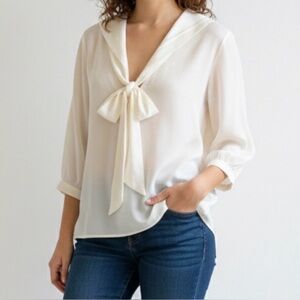 ✨VINTAGE- Ralph Lauren Silk Fine Ivory CHiffon Romantic blouse size 4 (small)
